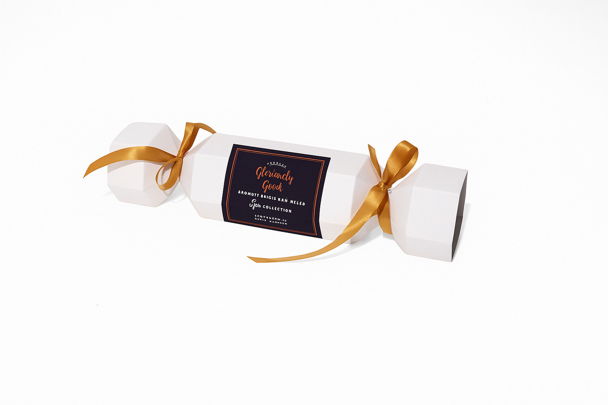 Aromatherapy Christmas Cracker with 12 Lavender & Ylang Ylang Heart Shaped Wax Melts